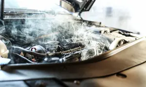 Jak sprawdzić temperaturę silnika w Opel Astra H i uniknąć przegrzania