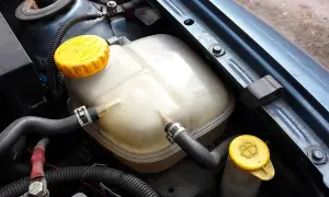 Ile wchodzi płynu do chłodnicy Opel Meriva? Sprawdź, by uniknąć problemów