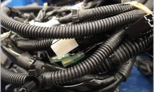Wszystko o wiązce elektrycznej silnika: objawy uszkodzenia i naprawa