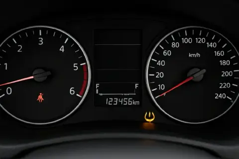 Jak wyłączyć kontrolkę ciśnienia w oponach ford i uniknąć problemów