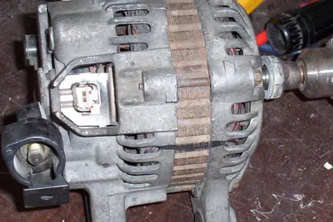 Jak wymontować alternator peugeot 206 - uniknij kosztownych błędów