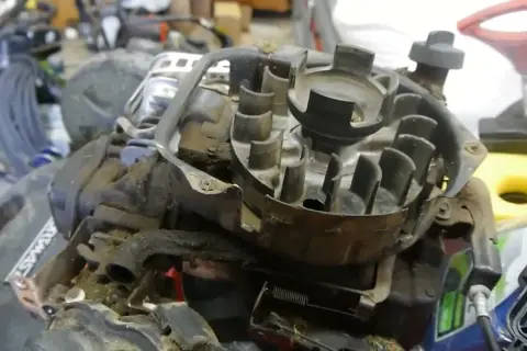 Jaka przerwa na świecy silnik Briggs & Stratton, aby uniknąć problemów?