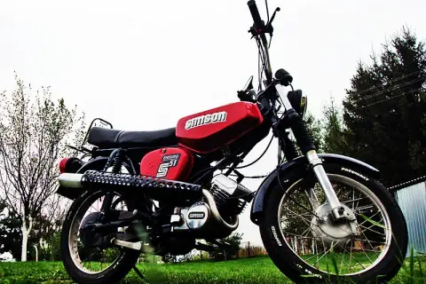 Ile kosztuje motorower? Odkryj ceny i modele, które warto znać