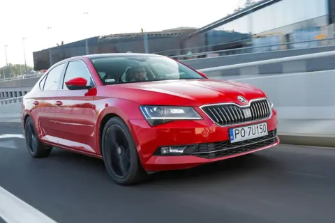 Skoda Superb jaki silnik - porównanie opcji i ich osiągi