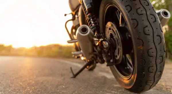 Przegląd motoroweru co sprawdzają: kluczowe elementy dla bezpieczeństwa