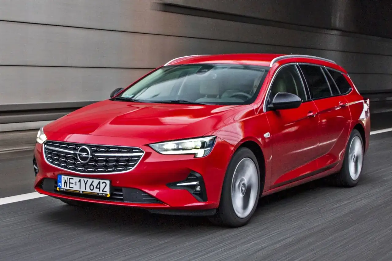 Zdjęcie Opel Insignia jaki silnik wybrać, aby uniknąć wysokich kosztów?