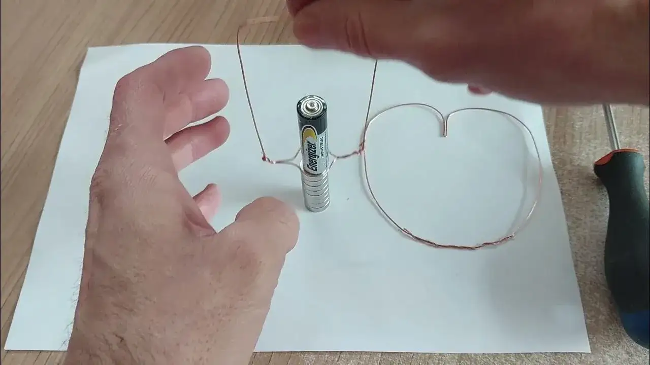 Zdjęcie Jak zrobić silnik elektryczny z baterii i magnesu - proste kroki i porady