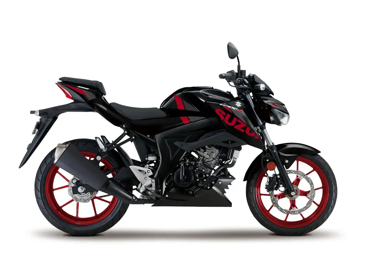 Czarny motocykl Suzuki z czerwonymi akcentami. Idealny na pierwszy pojazd, gdy masz prawo jazdy A1 od ilu lat?