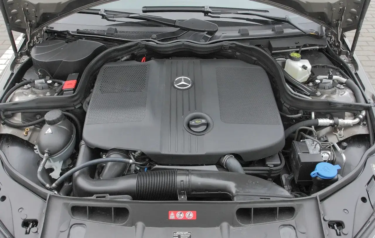 Zdjęcie Mercedes W204 jaki silnik - poznaj najlepsze opcje i ich moc
